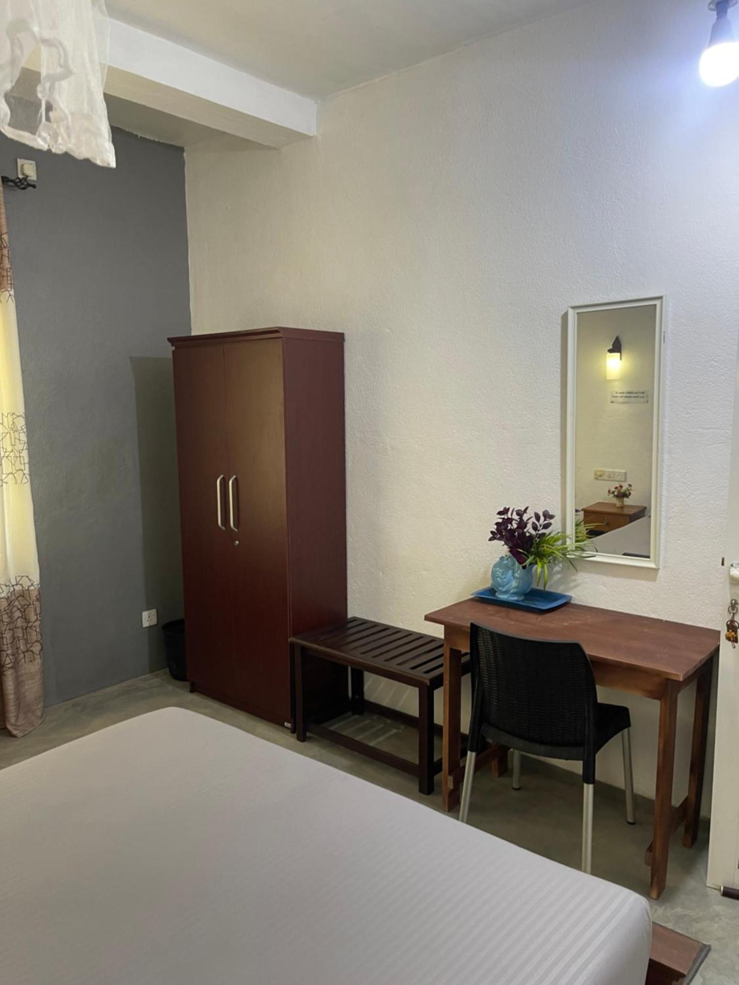 Holiday Inn Unawatuna Ngoại thất bức ảnh