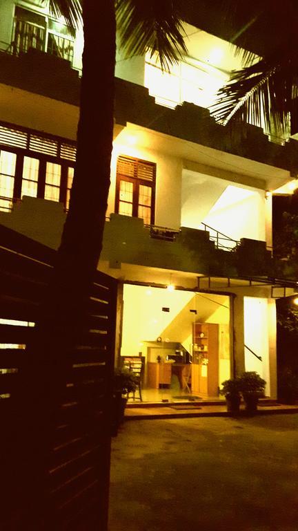 Holiday Inn Unawatuna Ngoại thất bức ảnh