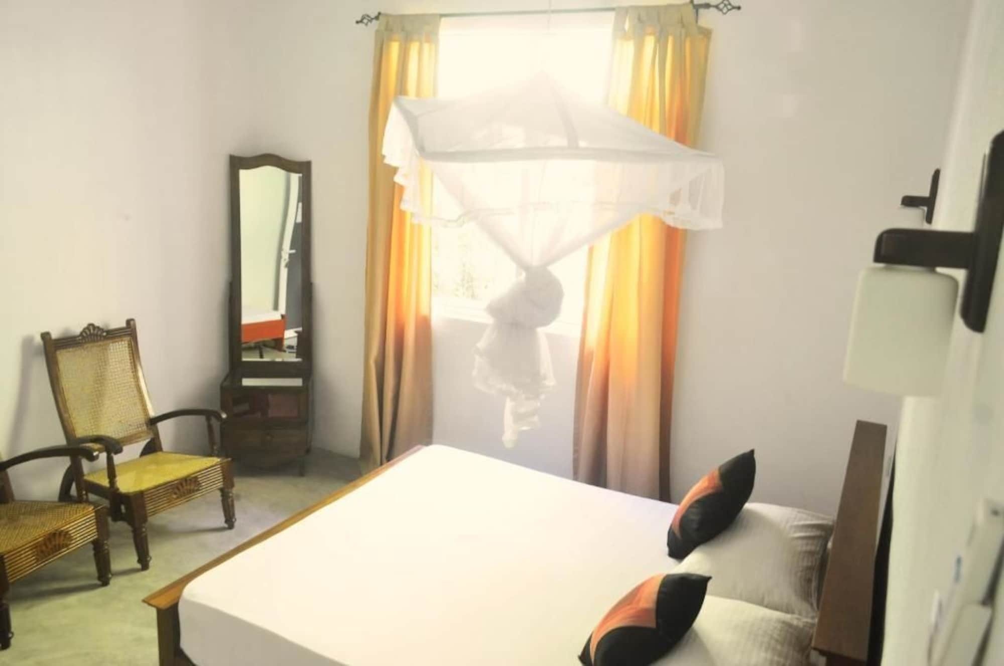Holiday Inn Unawatuna Ngoại thất bức ảnh